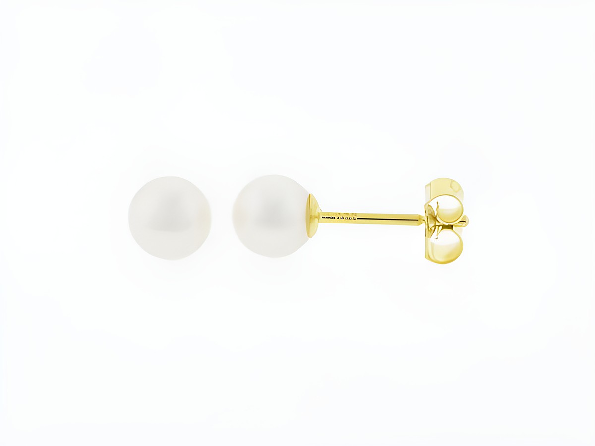 Gold Perlen Ohrringe aus 333 Gold mit 5,3 mm großen Süßwasser Zuchtperlen vom Hersteller Juwelier Harnisch, elegant und zeitlos für jedes Outfit.