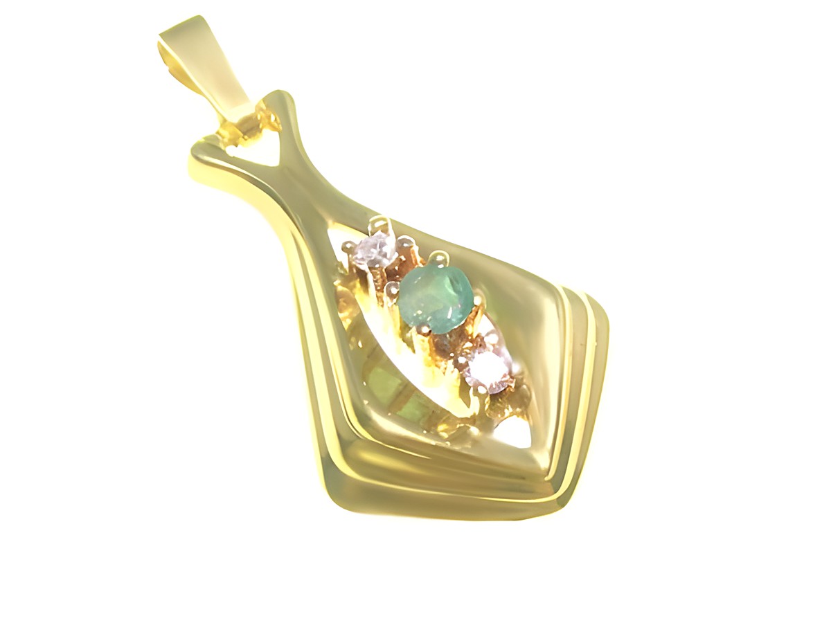 Design Diamant Gold Anhänger aus Gelbgold mit edlen Diamanten und Brillianten, hergestellt von Juwelier Harnisch, zeitlos und elegant im Look. Ideal für besondere Anlässe.
