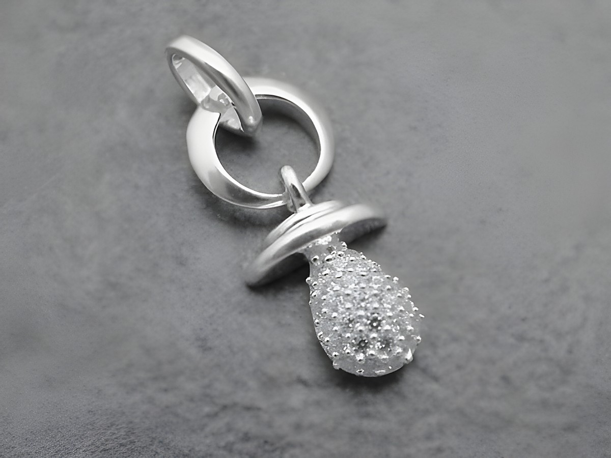 Silber Anhänger Schnuller Zirkonia weiss niedlich für Kinder Hersteller Juwelier Harnisch, ideal als Schmuckstück zur Erinnerung an die Kleinsten.