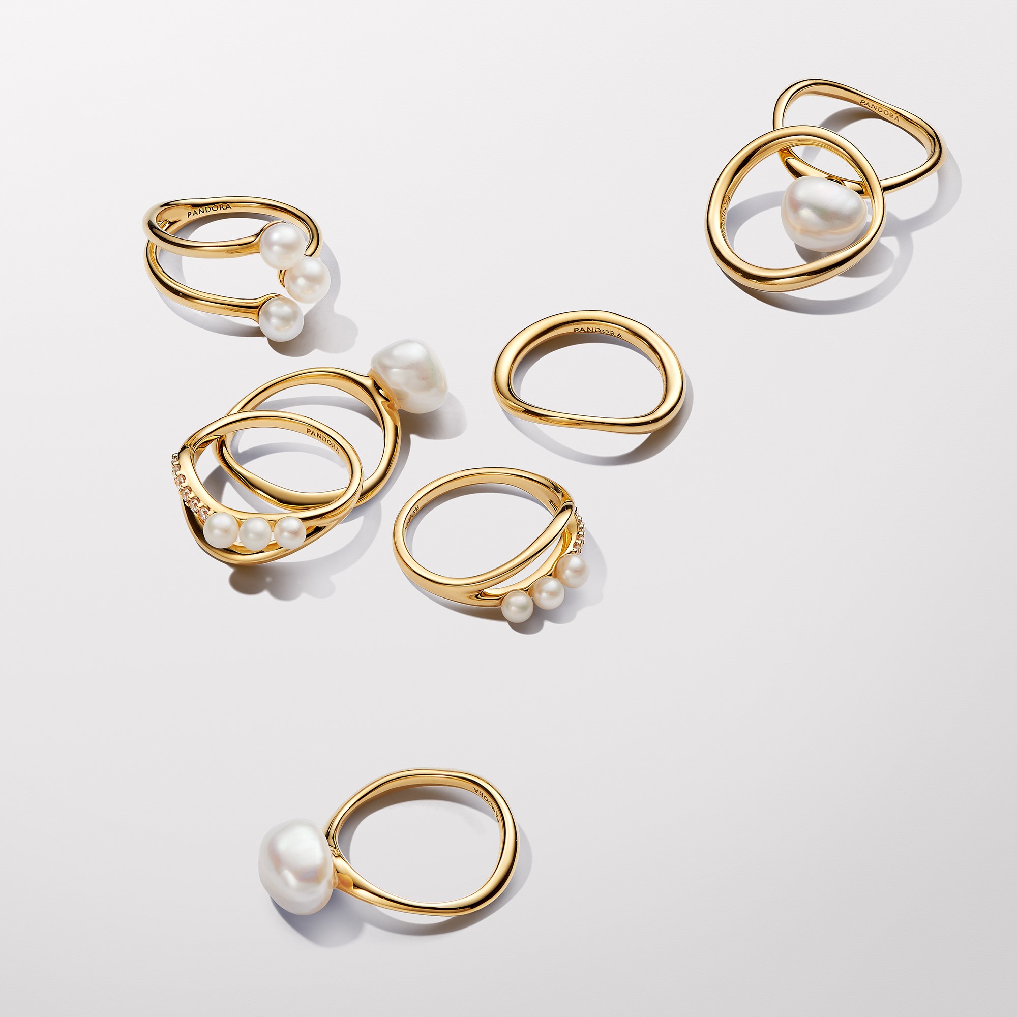 Pandora ESSENCE Süßwasserzuchtperle & organisch geformter Doppelband-Ring - Gelbgold verg. - Steine – Ansicht 2