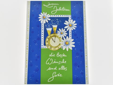Glückwunschkarte zum Jubiläum mit Sektgläsern, einer Uhr und weißen Blüten, gestaltet von Juwelier Harnisch. Die Karte übermittelt die besten Wünsche und alles Gute.