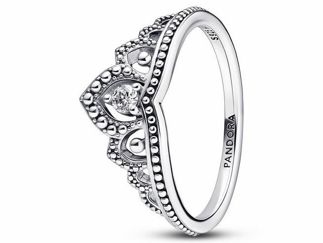 Der ring aus sterling silber hat ein romantisches design mit zirkonia und kunstvollen details im vintage stil, ideal für krönende eleganz. Größe 58, Hersteller Pandora.