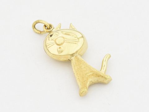 Gold Anhänger in Form einer verspielten Katze aus 333 Gold, Hersteller Juwelier Harnisch, ideal für Tierliebhaber und als charmantes Schmuckstück für jeden Anlass.