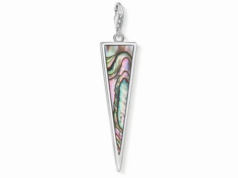 Charm-Anhänger von Thomas Sabo in Dreiecksform mit mehrfarbiger, schillernder Oberfläche im Vintage Ethno-Stil, ideal für individuelle Schmuckstücke und modische Akzente.