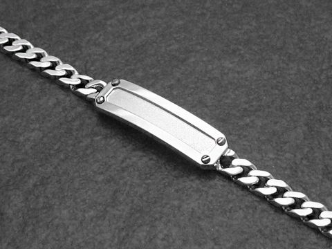 Silber Gravur-Armband satiniert und poliert, Hersteller Juwelier Harnisch, mit gravierbarem Element und robustem Gliederband, ideal für persönliche Identifikation.