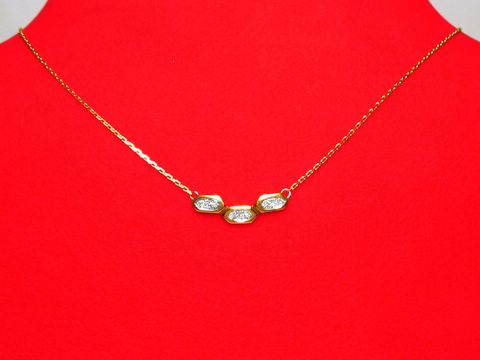 Collier Kette 333 Mittelteil bicolor mit 6 Diamanten in hochwertiger Verarbeitung, 39cm lang, Hersteller Juwelier Harnisch, elegantes Design für besondere Anlässe.