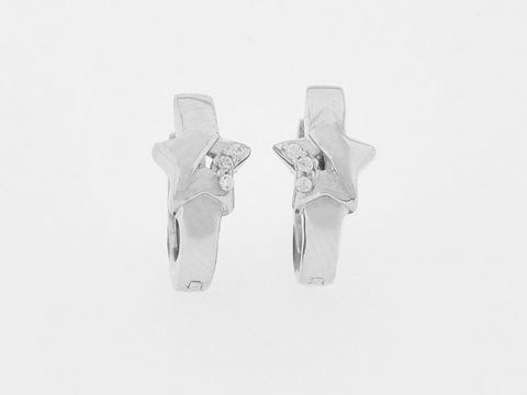 Creolen aus Silber rhodiniert in Sternform, glitzernd mit Zirkonia, Durchmesser 1,1 mm, ideal für Kinder, gefertigt vom Juwelier Harnisch.