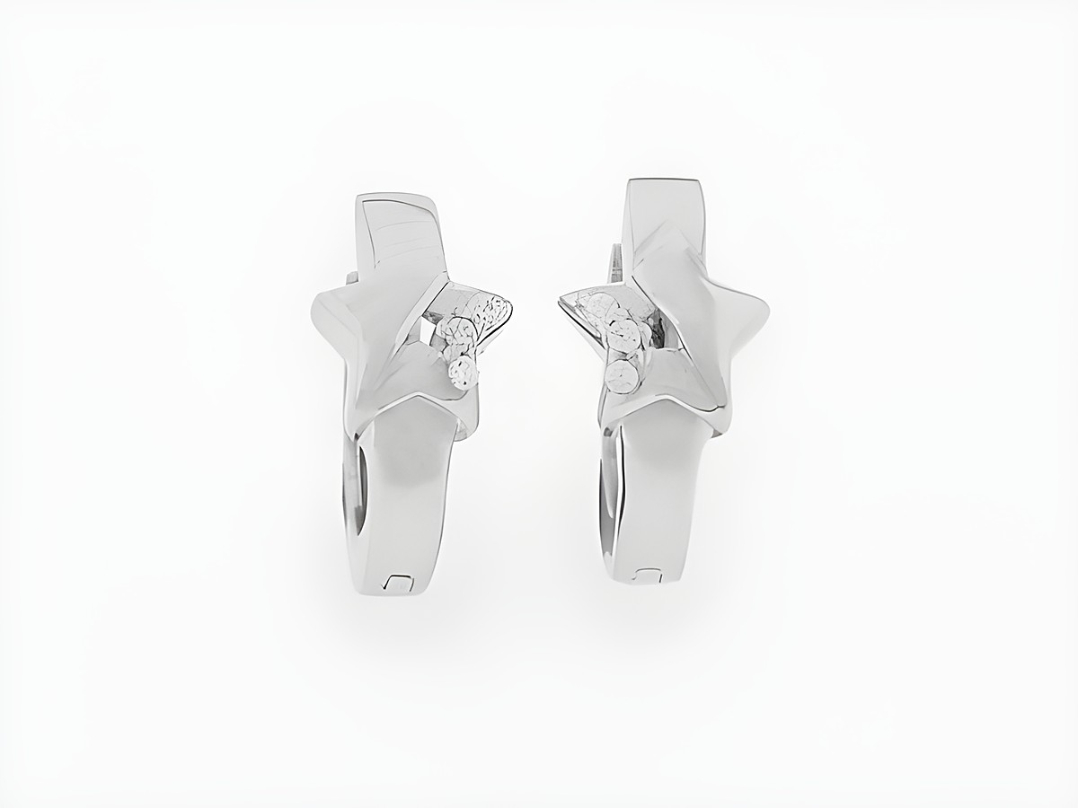 Creolen aus Silber rhodiniert in Sternform, glitzernd mit Zirkonia, Durchmesser 1,1 mm, ideal für Kinder, gefertigt vom Juwelier Harnisch.
