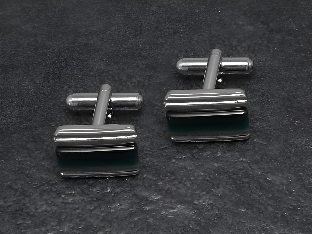 Manschettenknöpfe in grünem Design, 16,2 mm, silberfarben, von Hersteller Juwelier Harnisch, elegantes Accessoire für formelle Anlässe, zeitlos und stilvoll.
