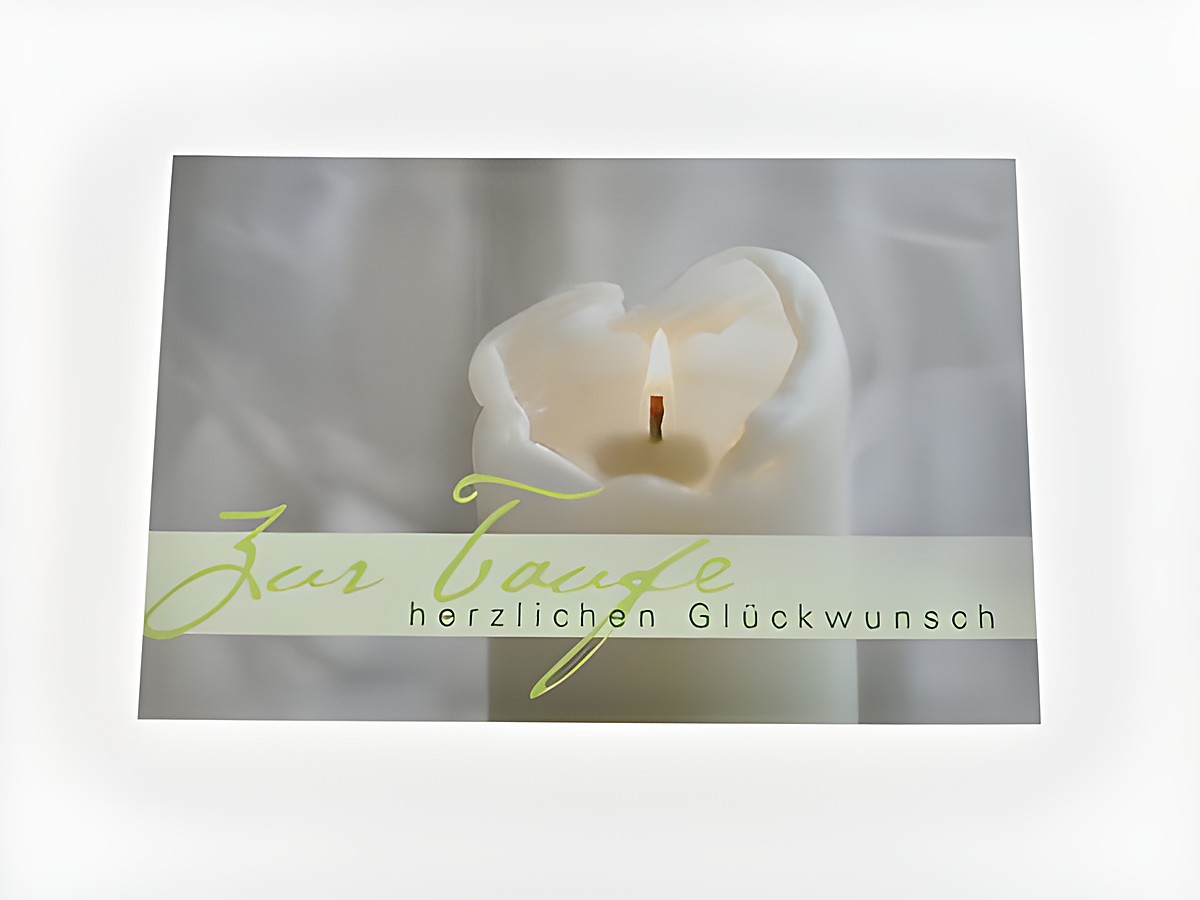 Taufkarte mit brennender Kerze in zarten Farben, Text "Zur Taufe herzlichen Glückwunsch", Hersteller Juwelier Harnisch, ideal für Taufgeschenke und Einladungen.