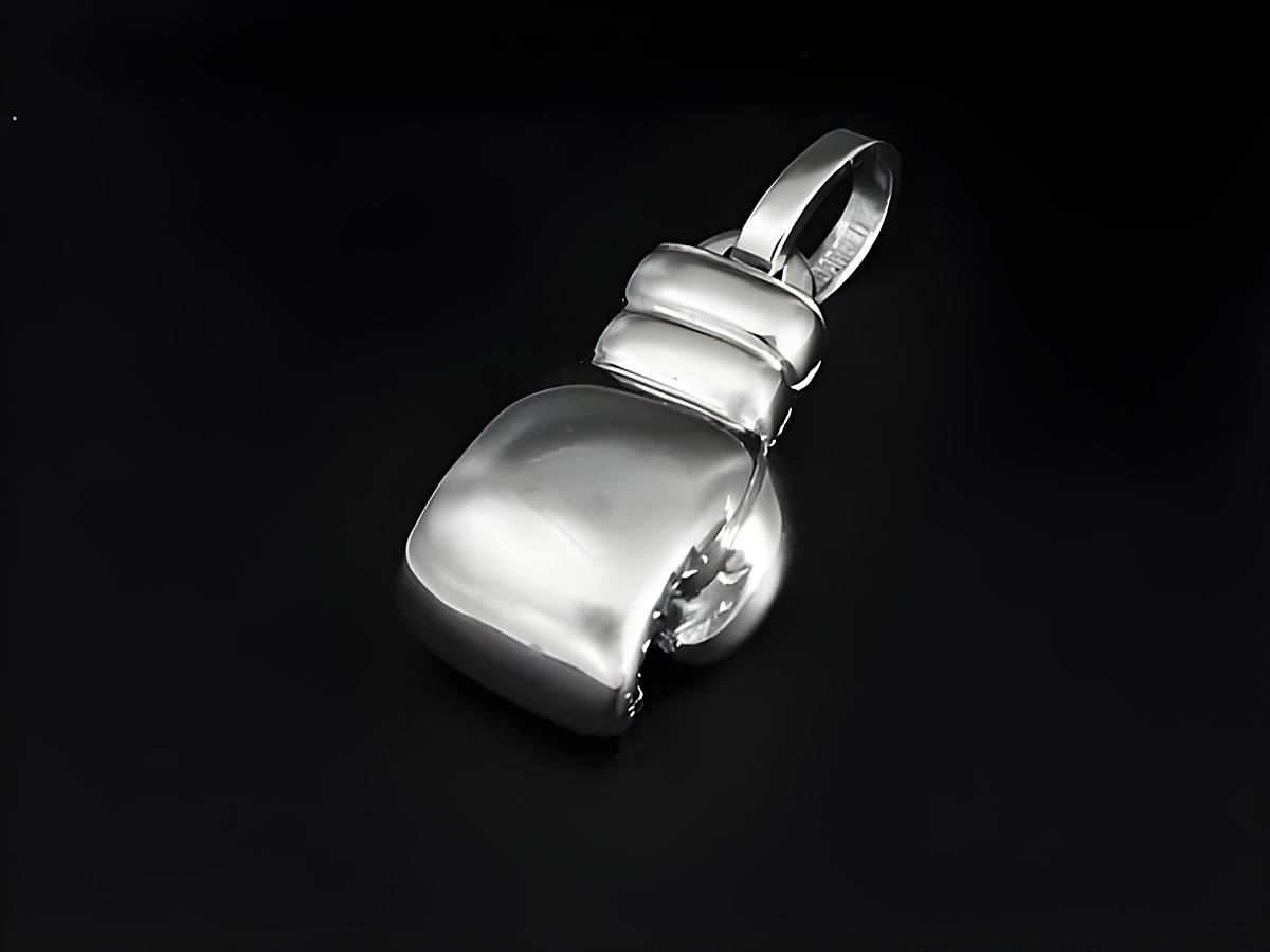 Weißgold Anhänger in Form eines Boxhandschuhs, handgefertigt aus Weißgold 750, Hersteller Juwelier Harnisch, ideal für Boxliebhaber und Schmuckfans. – Ansicht 2