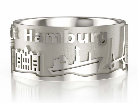 Ein eleganter Hamburg Ring aus rhodiniertem 925 Sterling Silber, 10 mm breit, Größe 52, mit filigranen Motiven der Hamburger Skyline und Schiffen, hergestellt von Juwelier Harnisch.