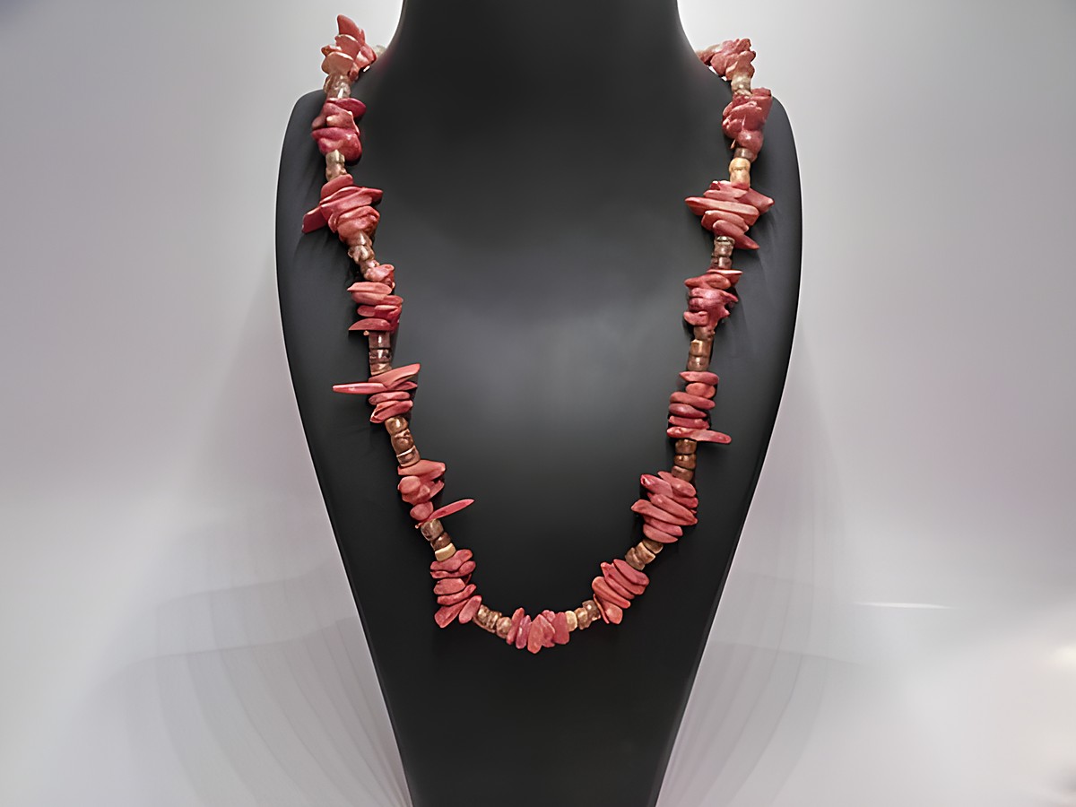 Holzkette im Scheibendesign, 19 mm, braun-rot, 100 cm lang, aus Holz, gefertigt von Juwelier Harnisch, in braun-bunt gehalten, elegant und edel.