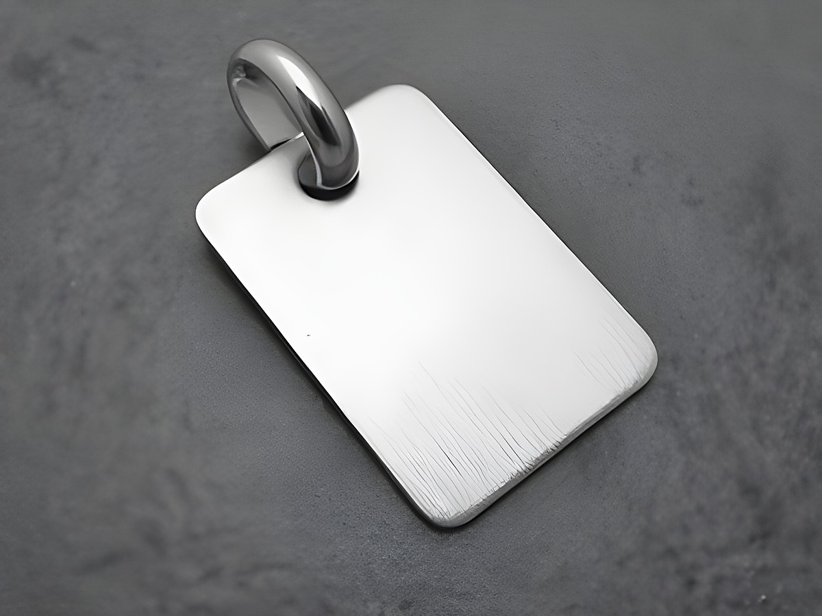 Gravurplatte rechteckig 24 mm Anhänger aus mattem Sterling Silber mit rhodinierten Finish, schlichtes Design von Juwelier Harnisch, ideal zum Gravieren.