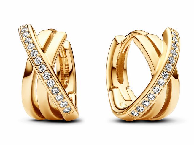 Überkreuzte Pavé Creolen aus gelbgoldvergoldetem Material mit klaren Zirkonia, gefertigt von Pandora, für einen eleganten Look. Ideal für besondere Anlässe oder den Alltag.