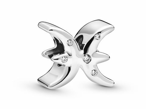 Sterling Silber Charm von Pandora in Form des Sternzeichens Fische, verziert mit Zirkonia-Steinen, glänzende Oberfläche, ideale Ergänzung für Armbänder.