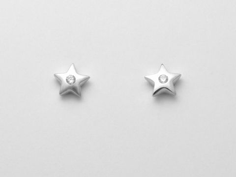 Silber Ohrringe in Sternform aus Sterling Silber mit glitzerndem Zirkonia, Hersteller Juwelier Harnisch, als Stecker gestaltet.