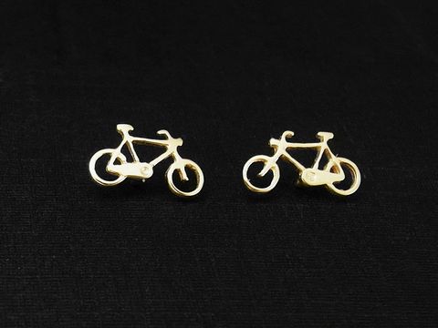 Ohrstecker in Form eines Fahrrads aus 333 Gold, hergestellt von Juwelier Harnisch, ideal für Technik- und Freizeitliebhaber. Elegantes Design für sportliche Akzente.