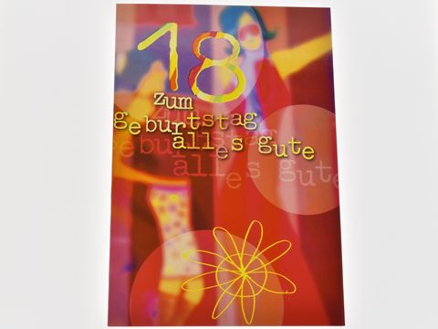 Geburtstagskarte mit buntem Design und tanzenden Girls, auf der Vorderseite steht der Text zum 18. Geburtstag alles Gute, farbenfrohe Hintergründe und grafische Elemente.