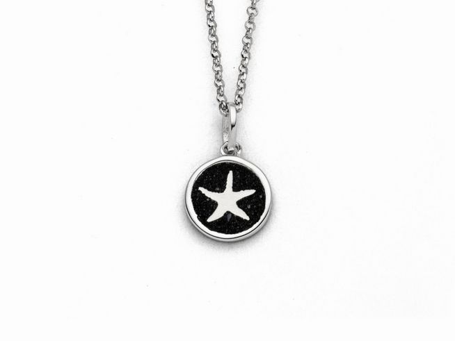 DUR Kette Traum 2.0 aus Sterling Silber mit einem runden Anhänger, der einen weißen Stern auf schwarzem Hintergrund zeigt, in einer Länge von 42 cm.