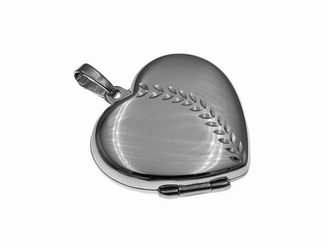 Silber Medaillon Herz mattiert poliert rhodiniert von Juwelier Harnisch, elegant und zeitlos, als bedeutungsvolles Schmuckstück für persönliche Erinnerungen.