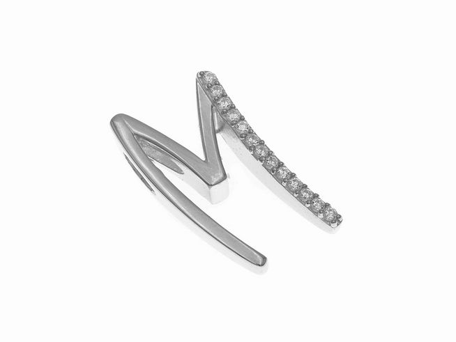 Anhänger aus sterling Silber in polierter und rhodinierter Optik, geformt als Buchstabe M, besetzt mit funkelnden Zirkonia-Steinen, Hersteller Juwelier Harnisch.