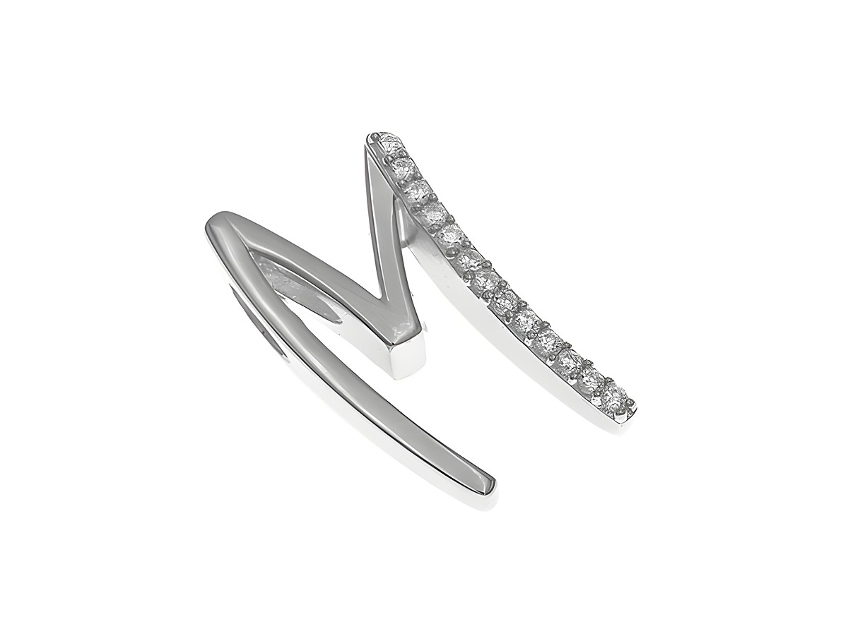 Anhänger aus sterling Silber in polierter und rhodinierter Optik, geformt als Buchstabe M, besetzt mit funkelnden Zirkonia-Steinen, Hersteller Juwelier Harnisch.