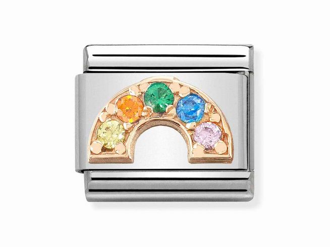 Zirkonia Pavé Anhänger in Form eines Regenbogens, gefertigt aus Roségold und Edelstahl, verziert mit bunten Steinen in Orange, Gelb, Grün, Blau und Lila.