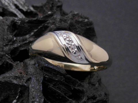 Gold Ring traumhaft Gold 333 bicolor mit Diamant. Eleganter Goldring in Größe 51,5, Hersteller Juwelier Harnisch, geeignet bis Größe 52.