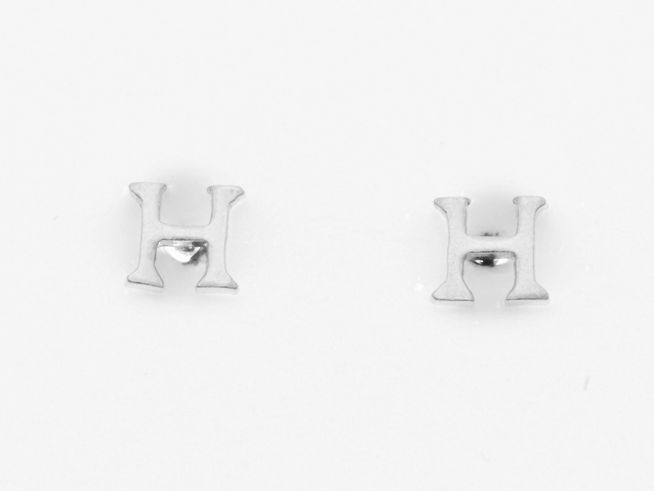 Ohrringe Ohrstecker Buchstabe H aus Silber 925 mit Initialien vom Hersteller Juwelier Harnisch elegant und modern gestaltet. Ideal für jeden Anlass.