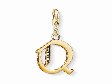 Vergoldeter Thomas Sabo Charm-Anhänger mit dem Buchstaben Q, verziert mit funkelnden Steinchen und einem praktischen Clipverschluss, ideal für persönliche Schmuckkreationen.