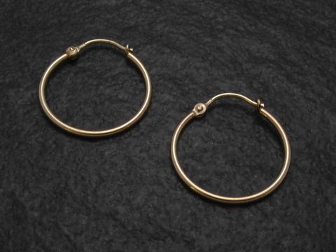 Elegante Creolen 2,1 cm aus Gold 585, poliert und hochwertig verarbeitet, Hersteller Juwelier Harnisch, bis 25 mm Durchmesser, ideal für stilvolle Anlässe.
