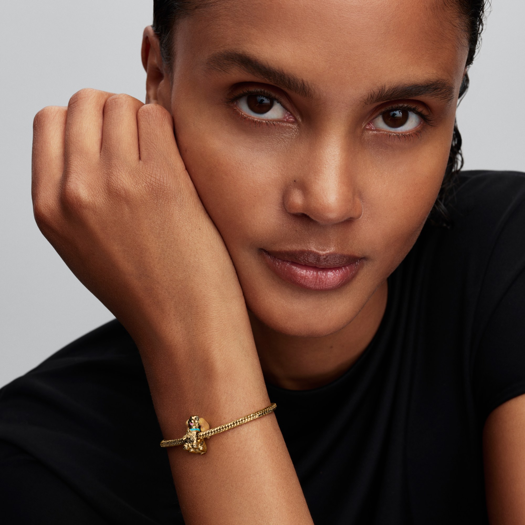 Pandora Disney Susi & Strolch Susi Charm - Gelbgold Vergoldung auf Metalllegierung - Emaille Blau – Ansicht 5