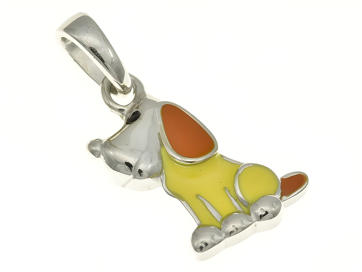 Hund Anhänger aus rhodiniertem Sterling Silber mit buntem Lack, Hersteller Juwelier Harnisch, ideal für Kinder, zeigt einen niedlichen sitzenden Hund.