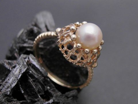 Gold Perlen Ring mit Zuchtperle von 6,6 mm in Größe 55,5, feines Gold 333, Hersteller Juwelier Harnisch, elegantes Design bis Größe 56/18.