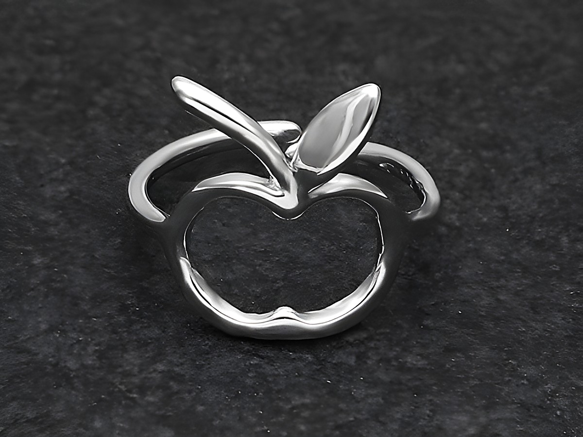 Silberner Ring in Apfel-Design, filigran gearbeitet, Größe etwas verstellbar, rhodiniert, ohne Stein, vom Hersteller Juwelier Harnisch.