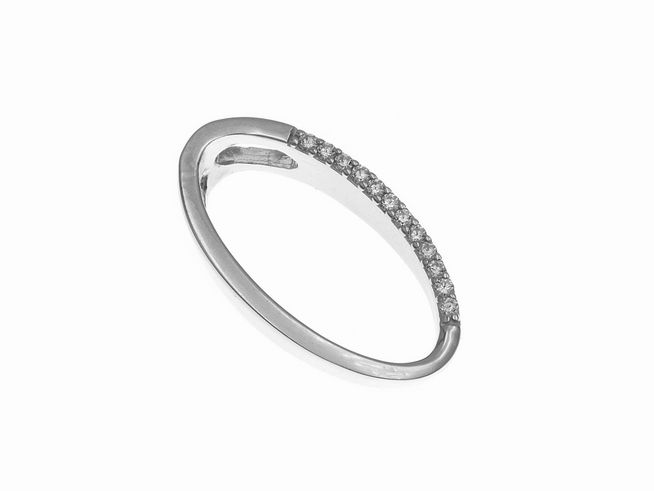 304739-0 Anhänger aus poliertem Sterling Silber in Form des Buchstabens O, verziert mit funkelndem Zirkonia, Hersteller Juwelier Harnisch.