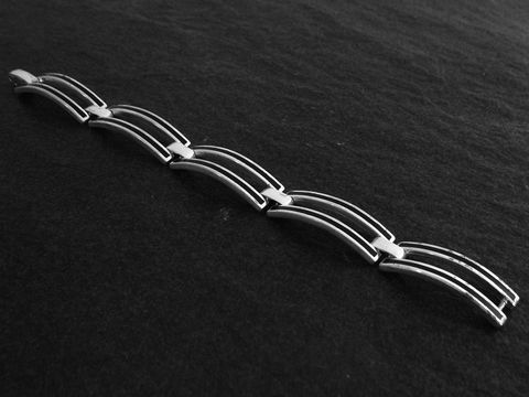 Silberarmband zeitlos 18,5 cm Design mit Onyx-Lack vom Hersteller Juwelier Harnisch, elegant gestaltet mit auffälligem Stein. Ideal für stilvolle Akzente.