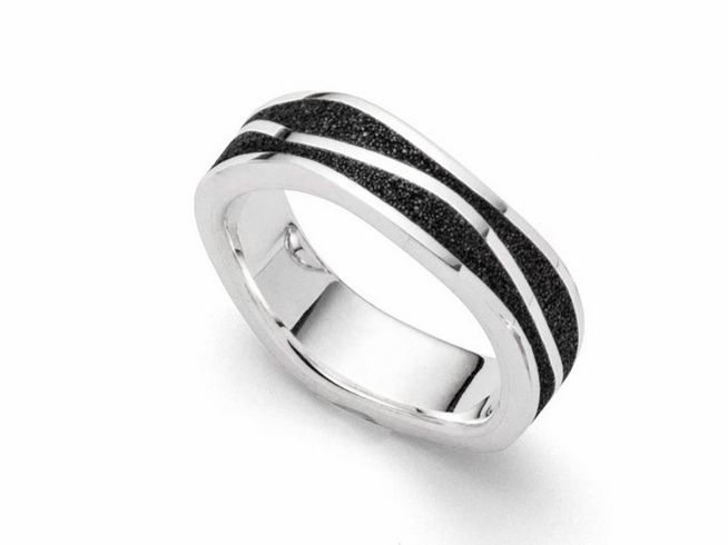 DUR Lavasand Ring Wellen R5219.56 aus Sterling Silber in Größe 56, mit schwarzem Lavasand und silbernen Akzenten, modernes und elegantes Design für jeden Anlass.