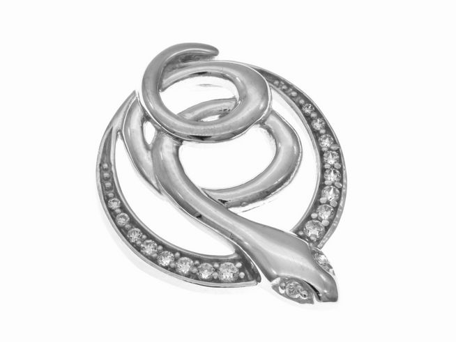 Eleganter Anhänger in Silber rhodiniert mit einer stilisierten Schlange, umgeben von funkelnden Zirkonia in Weiß, hergestellt von Juwelier Harnisch, Ausdruck von tierischer Anmut.