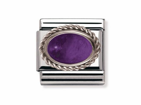 Ovaler Charm mit Amethyst und Silberrand, umgeben von einer verschnörkelten Kordel. Das Design ist elegant und stilvoll, ideal für Schmuckliebhaber. Hersteller: Nomination.