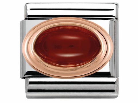 Nomination Classic Roségold Halbedelstein GRANAT in ovaler Form, umrahmt von glänzendem Roségold und edlem Edelstahl, strahlt elegante Raffinesse aus. Ideal für stilvolle Akzente.