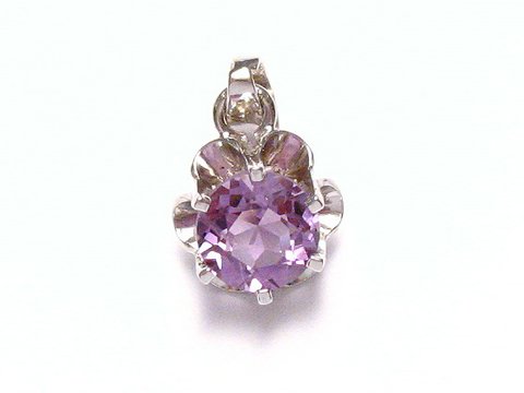 Silber Anhänger mit Amethyst in der Größe 13 x 10 mm, gefertigt von Juwelier Harnisch, ideal als Heilstein für spirituelle und heilende Zwecke.