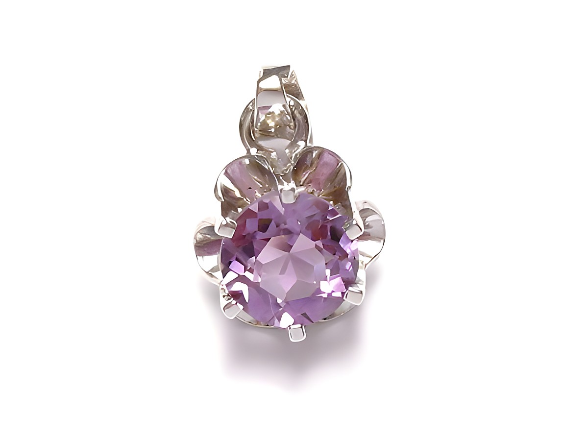 Silber Anhänger mit Amethyst in der Größe 13 x 10 mm, gefertigt von Juwelier Harnisch, ideal als Heilstein für spirituelle und heilende Zwecke.
