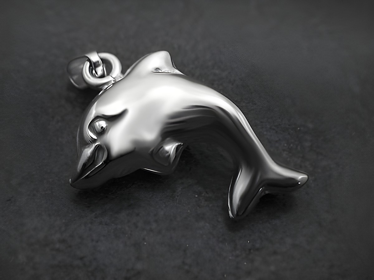 Delphin aus 925 Sterling Silber als Anhänger, hochwertiger Silberschmuck, Hersteller Juwelier Harnisch, elegant gestaltetes Tiermotiv.