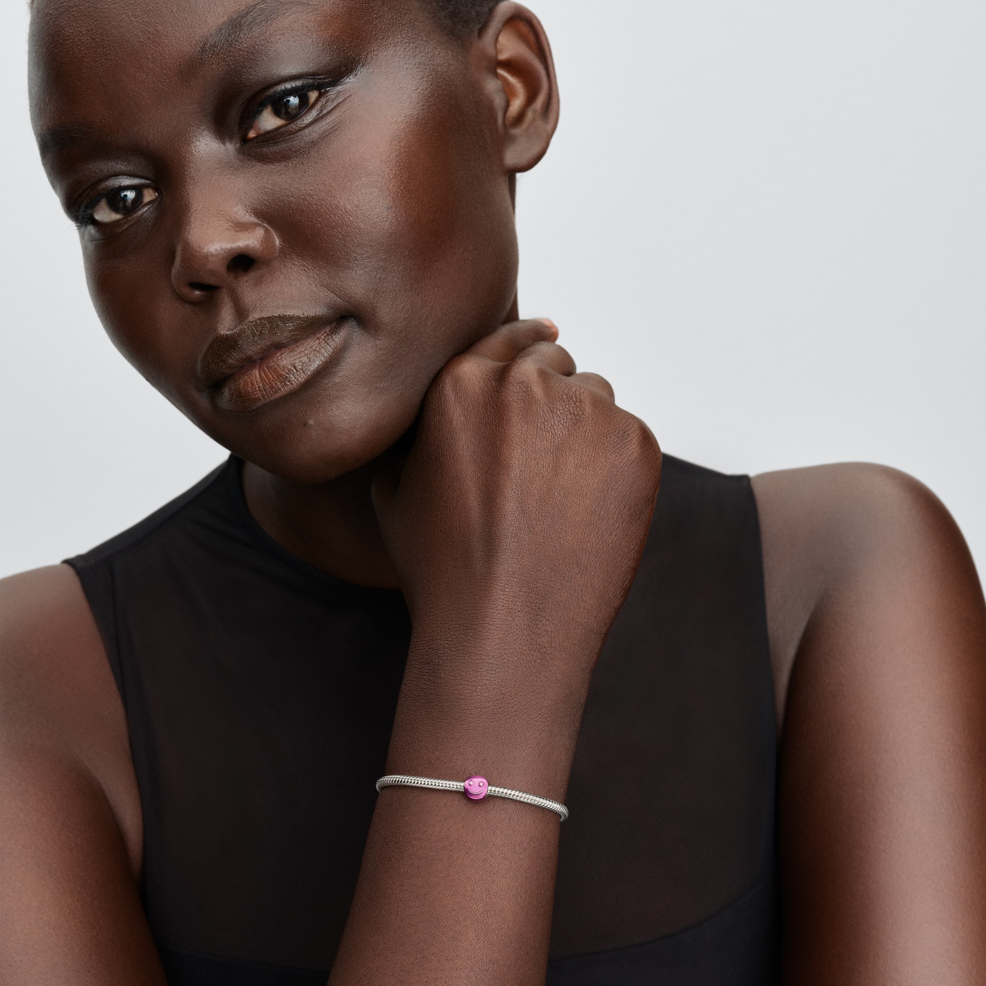 Pandora Rosafarbenes Glückliches Gesicht Mini-Charm - Sterling Silber - Emaille Pink – Ansicht 4