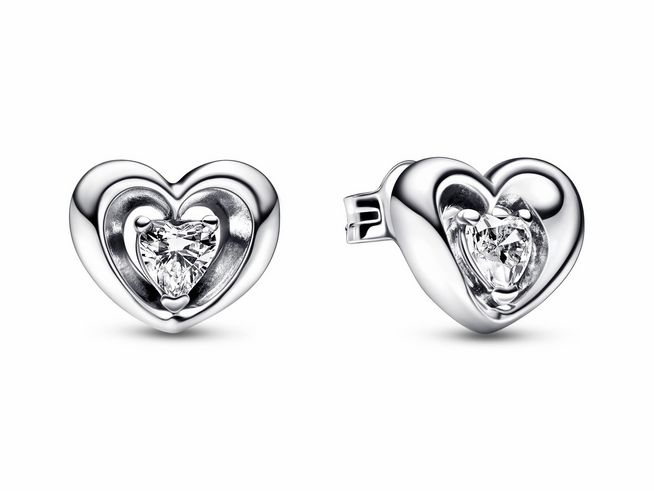 Funkelnde Pandora Ohrstecker in Herzform aus Silber mit Zirkonia, zwei Herzen, die einen glitzernden Stein umrahmen, elegantes Design ideal für jeden Anlass.