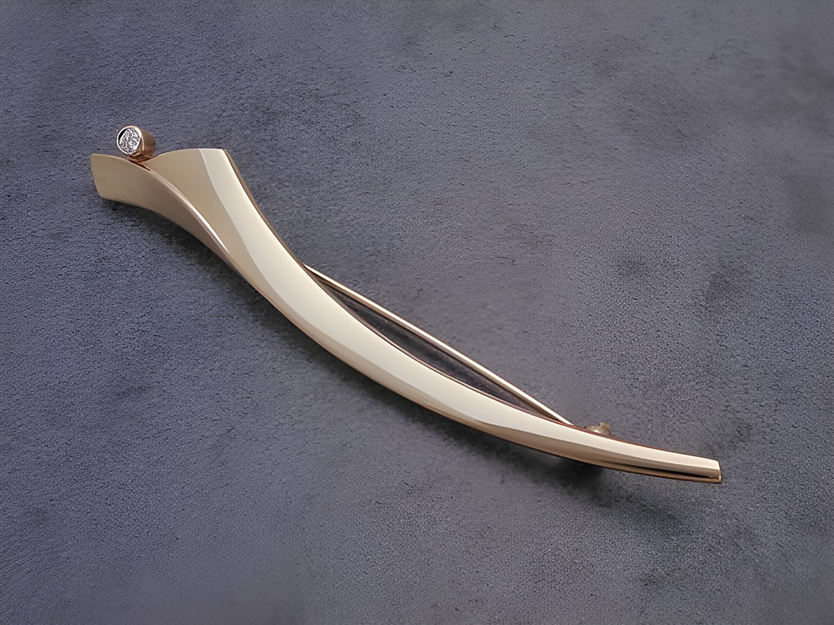 Gold Brosche modisch Gold 333 Zirkonia Anstecknadel Hersteller Juwelier Harnisch Broschen elegante Gestaltung mit glänzender Oberfläche und funkelndem Zirkonia.