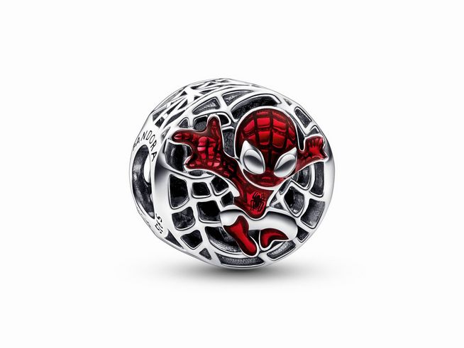 Pandora Marvel Spider-Man 792350C01 aus Sterling Silber mit buntem Emaille zeigt Spider-Man in einer Spinnenwebe-Optik, ideal für Sammler und Fans.