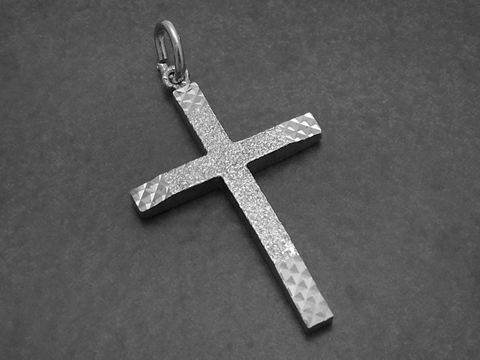Silber Kreuz Anhänger mattiert und Diamantschliff mit Muster, Hersteller Juwelier Harnisch, elegantes Design für den persönlichen Stil. Ideal als Schmuckstück oder Geschenk.